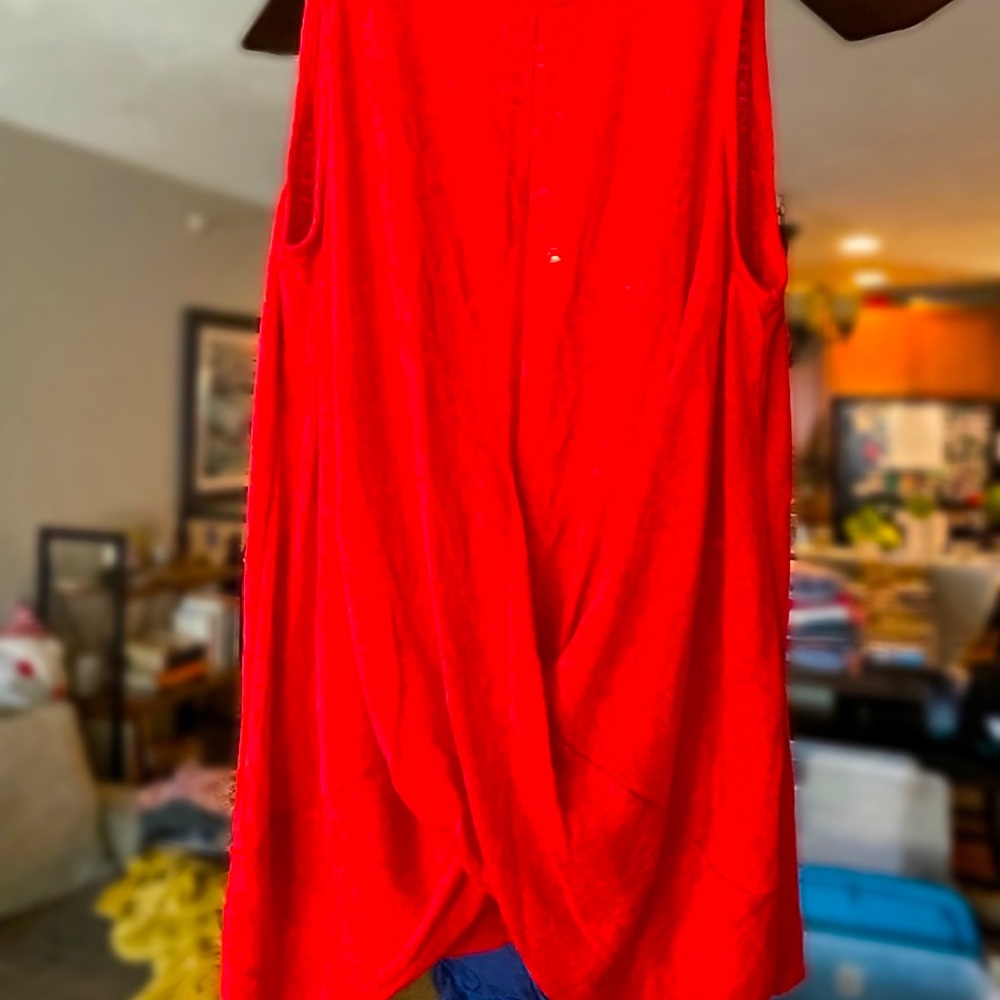 Slub knit tank cross detail at bottom hem